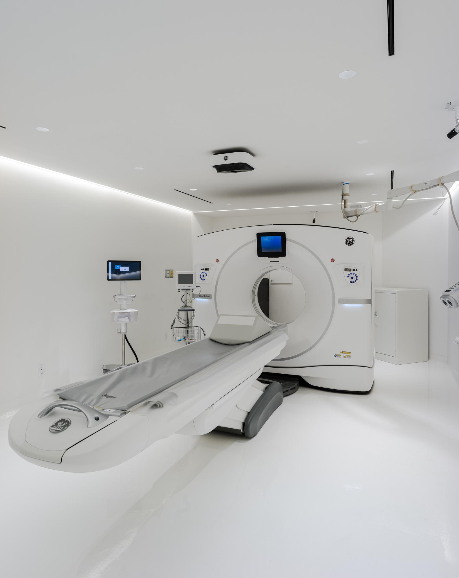 well-longevity-vancouver-false-creek-diagnostics-room-2